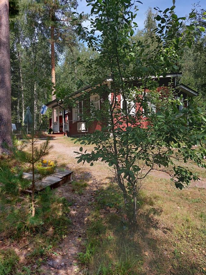 Ilmastoitu Kesaemoekki Askolassa Laehellae Porvoota Esterno foto
