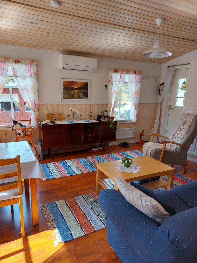 Ilmastoitu Kesaemoekki Askolassa Laehellae Porvoota Esterno foto