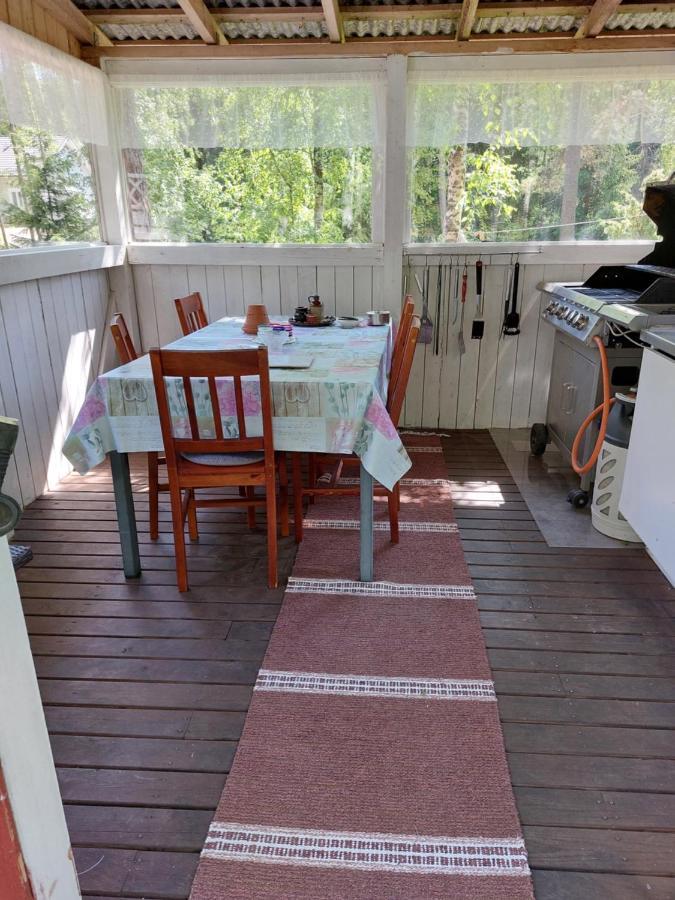 Ilmastoitu Kesaemoekki Askolassa Laehellae Porvoota Esterno foto